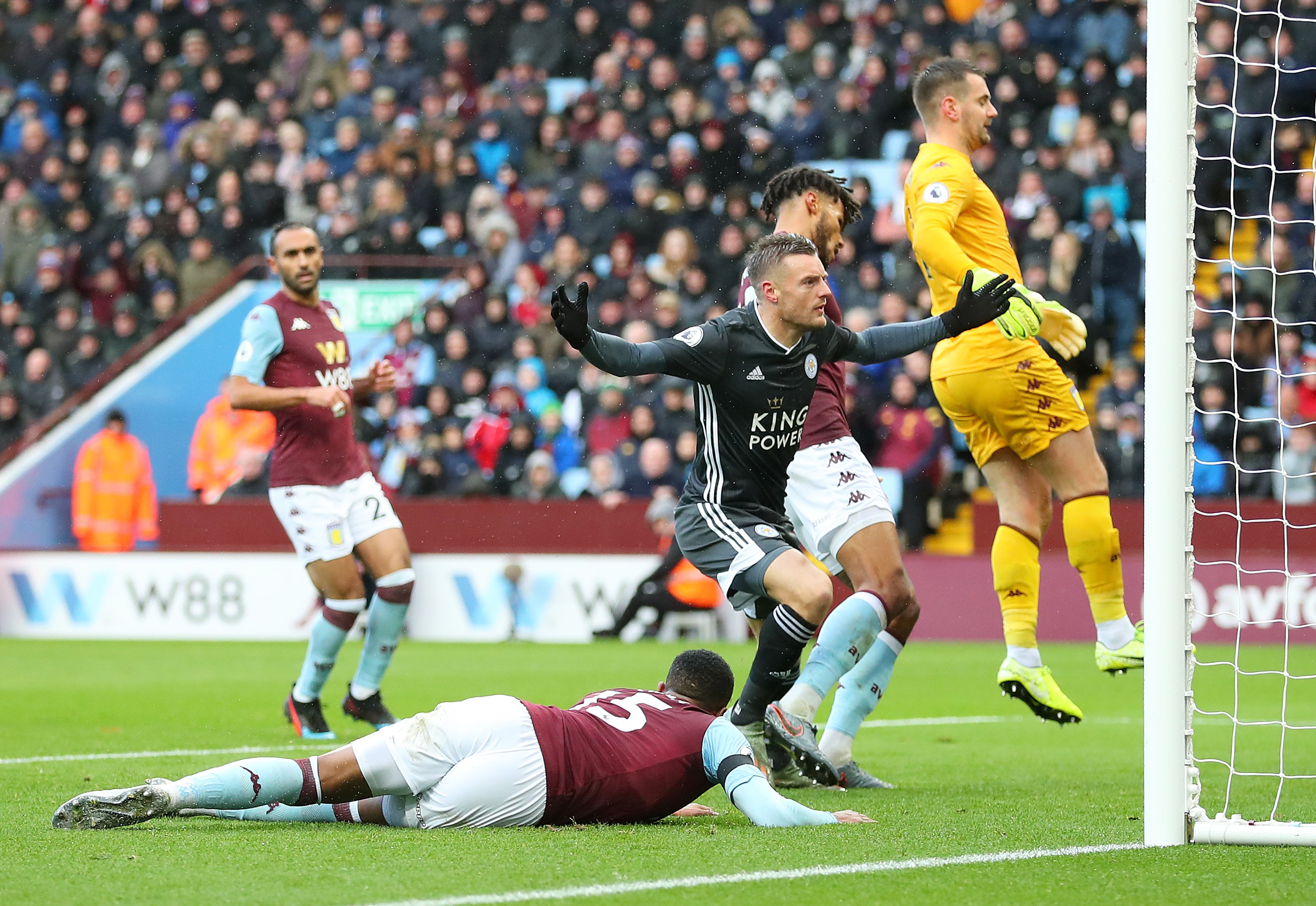 客战伯恩利半场被换下，里斯赛后社媒报平安：我一切都好（客场对阵伯恩利仅踢半场被换，里斯赛后发文报平安：我没事）